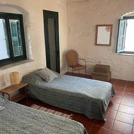Charming Two Bedroom Fisherman's House On Kea *