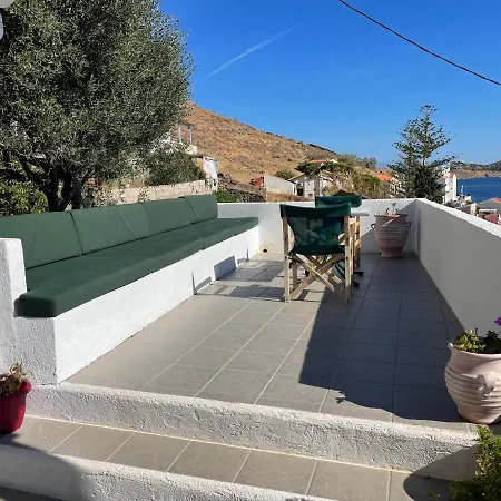 Charming Two Bedroom Fisherman's House On Kea Feriehus *